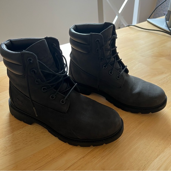 Black Timberlands - Picture 2 of 8